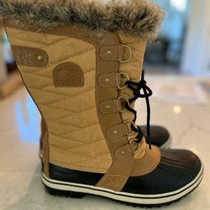 Sorel Joan of Arctic Boot Like Brand New Beige